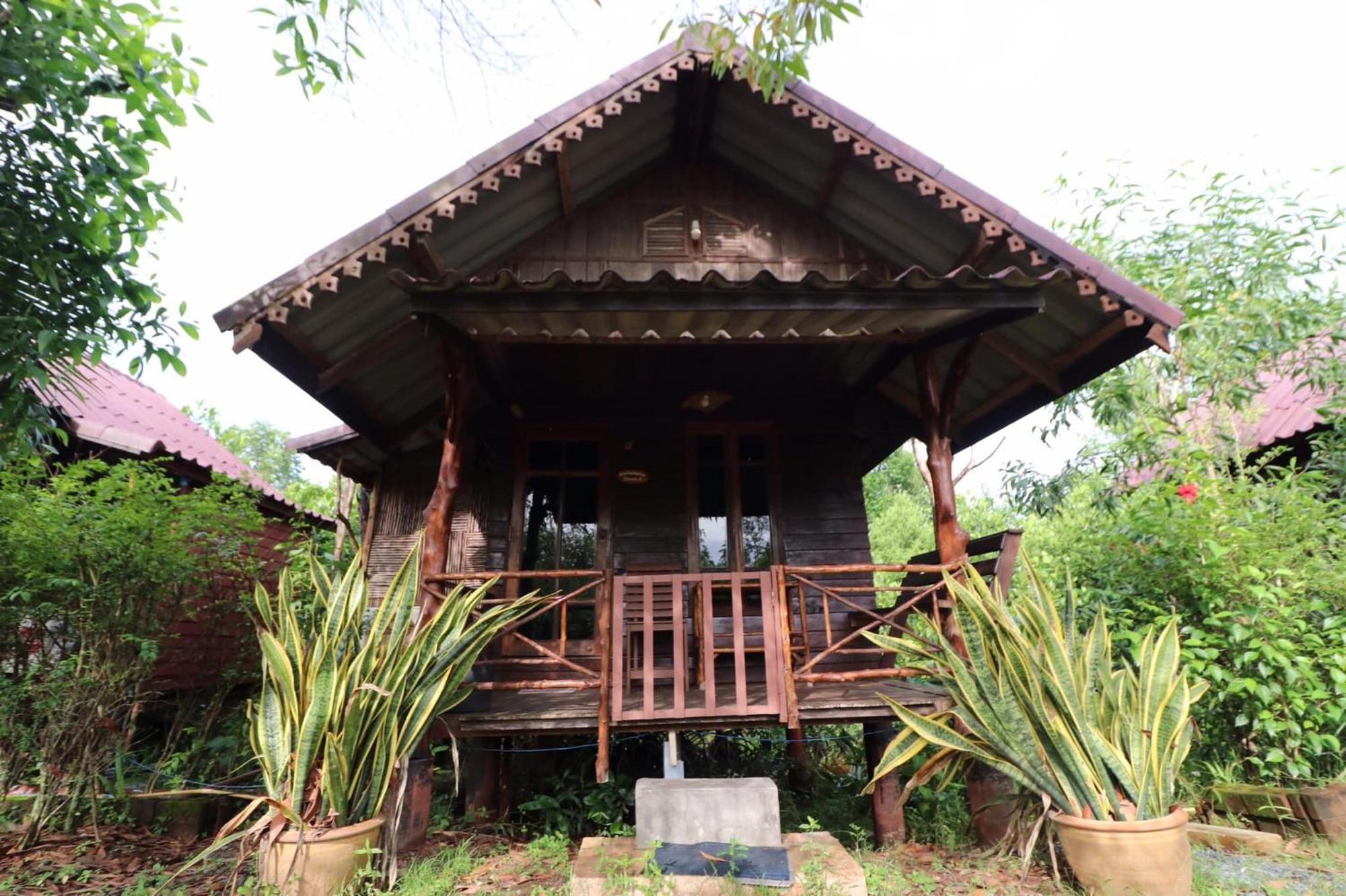 Suchanaree@Laemngop Trat Exterior photo