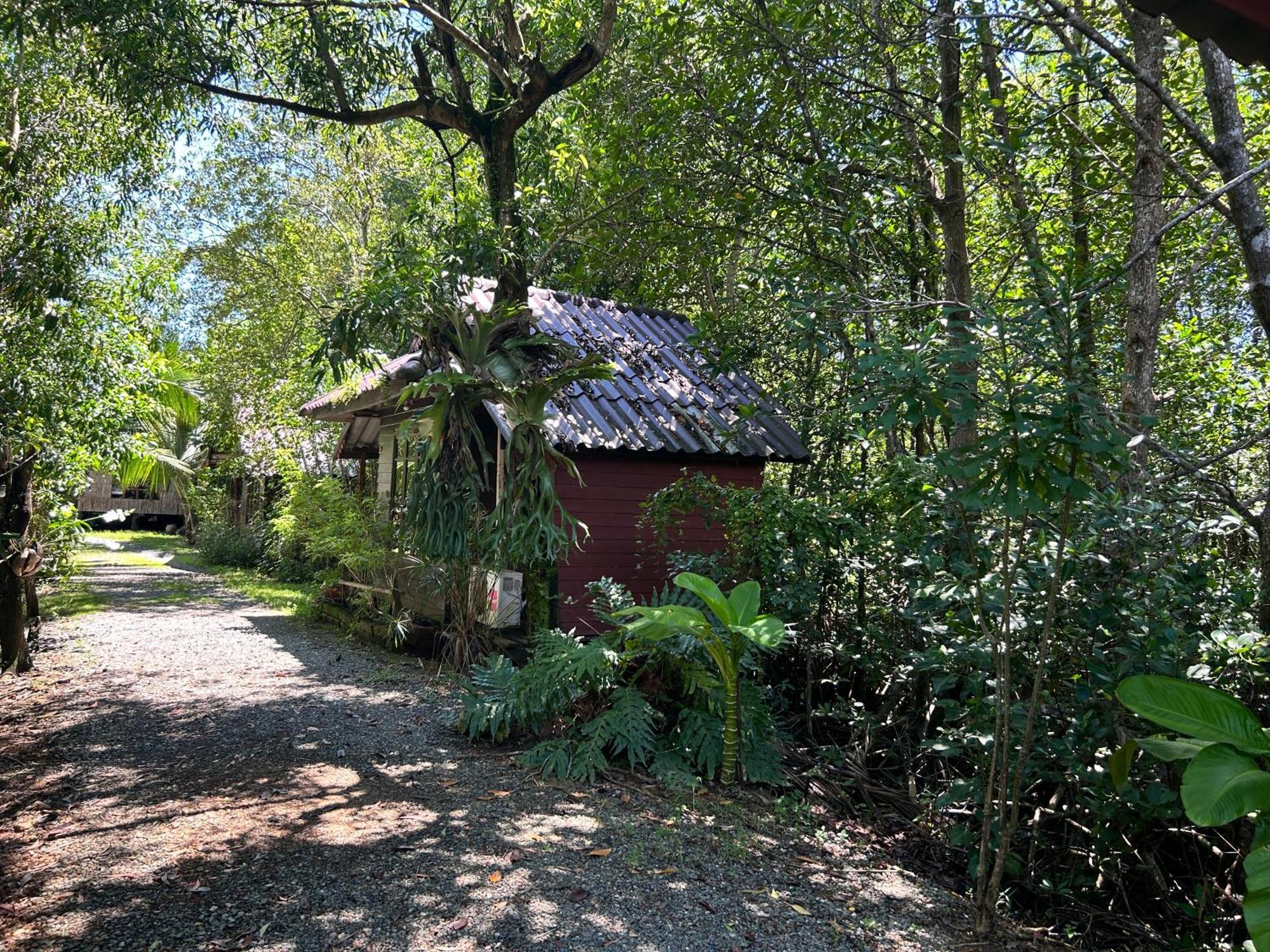 Suchanaree@Laemngop Trat Exterior photo